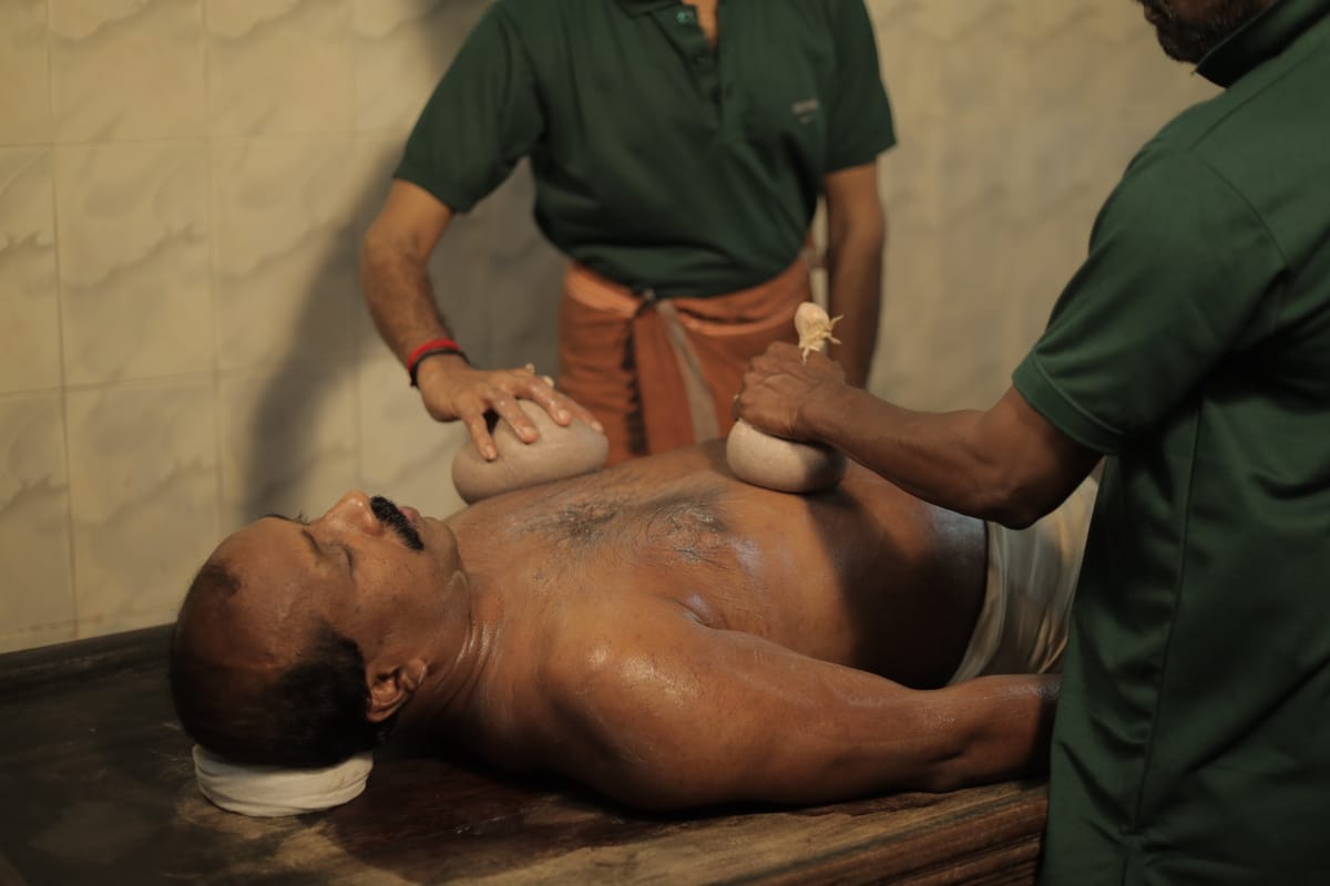 Muthira Kizhi herbal bolus therapy for rheumatoid arthritis and joint inflammation